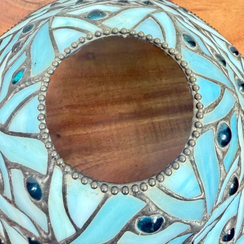 Tiffany Style Stained Glass 10"Leaded Lamp Shade Color Blue w Blue Faux Pearls - Picture 4 of 6